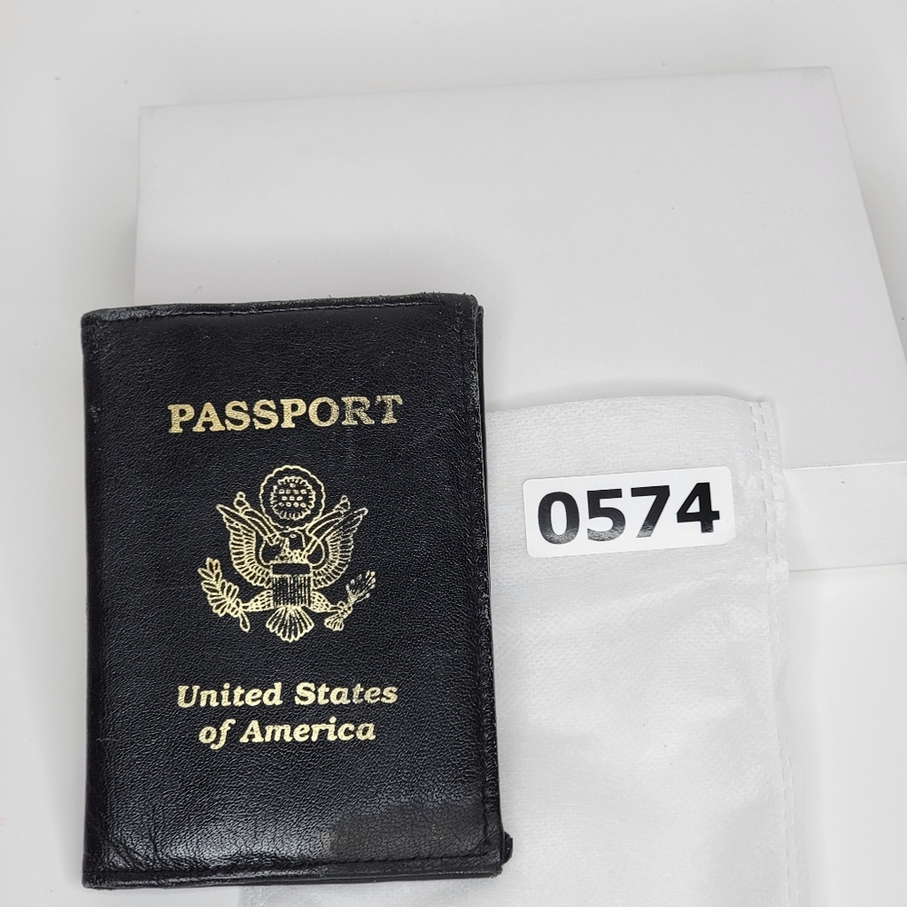 ``P25574 Passport Holder With Stamped US Front